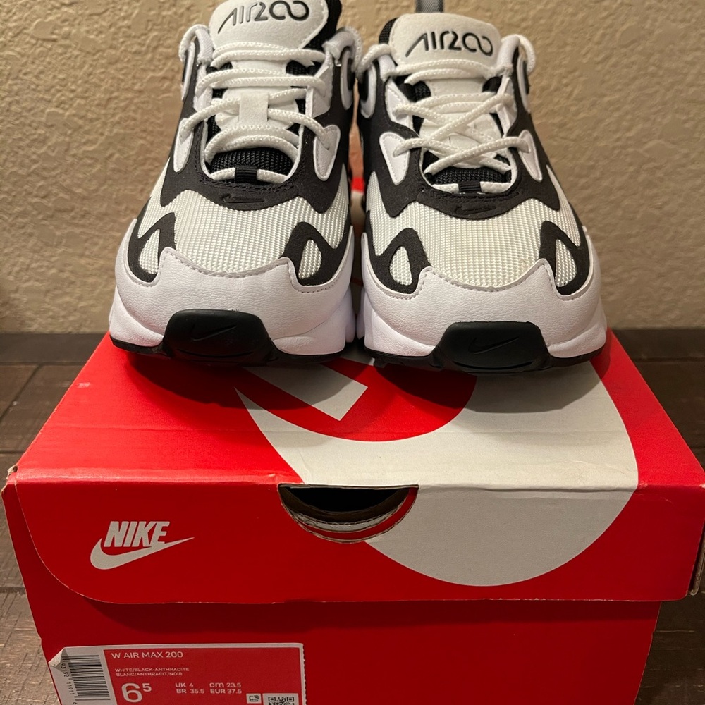 Brand new women’s air max 200